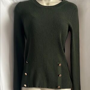 Tahari Forest Green Ribbed Sweater with Gold Button Accents. Size M.